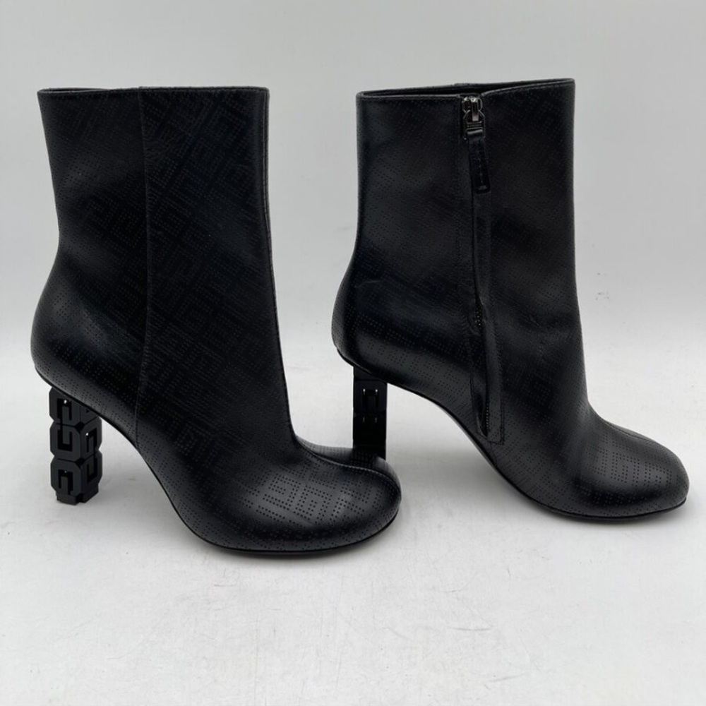 Nwot GIVENCHY
G Cube ankle boots black logo round toe designer luxury $1200